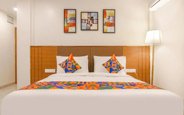 Saltstayz Select – Unitech Cyber Park