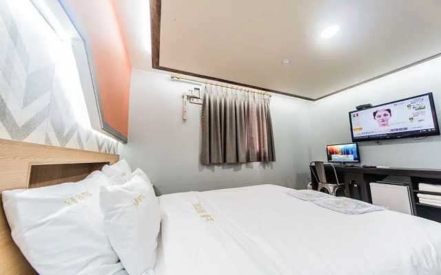 Noble Hotel