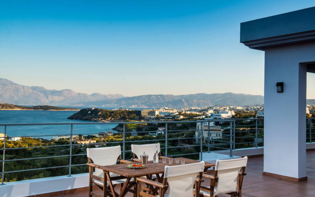 Villa Bellelen With a Heated Pool