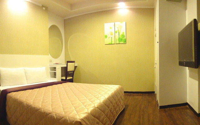 Taoyuan Hua Yue Hotel