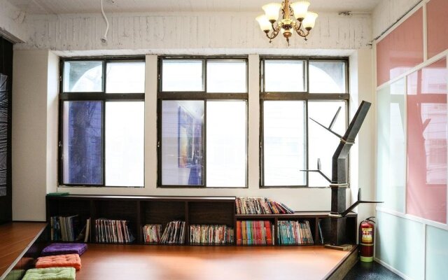 Aquarium Hostel