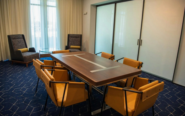 Courtyard By Marriott Lake City