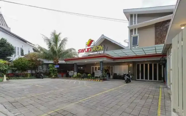 RedDoorz Plus @ Swun Stay Raya Langsep