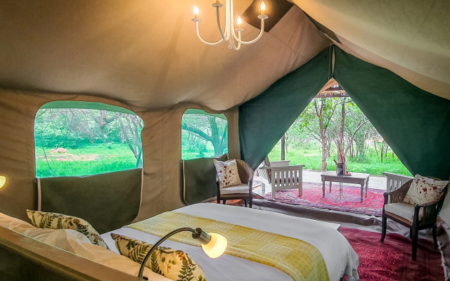 Khaya Ndlovu Safari Manor