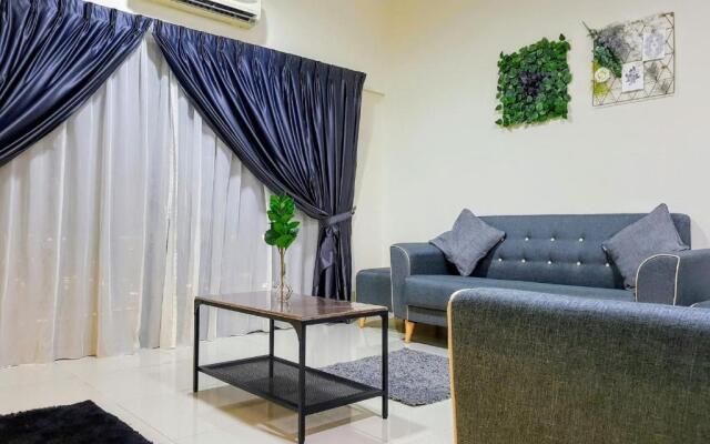 Puchong Setiawalk 8-12 pax 5min LRT Cozy Apartment