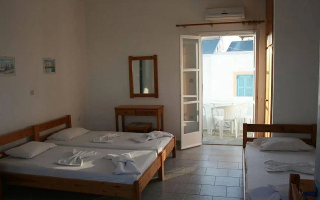Lazino Studios & Apartments