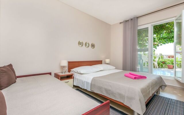 Apartment and Rooms Tatjana