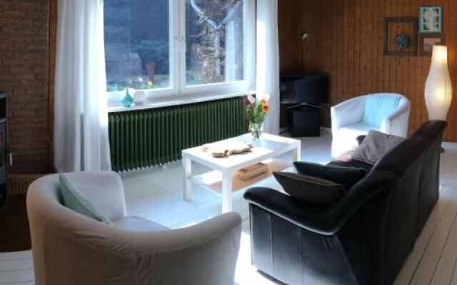 Restful Chalet in Winsen with Garden near Water Sports