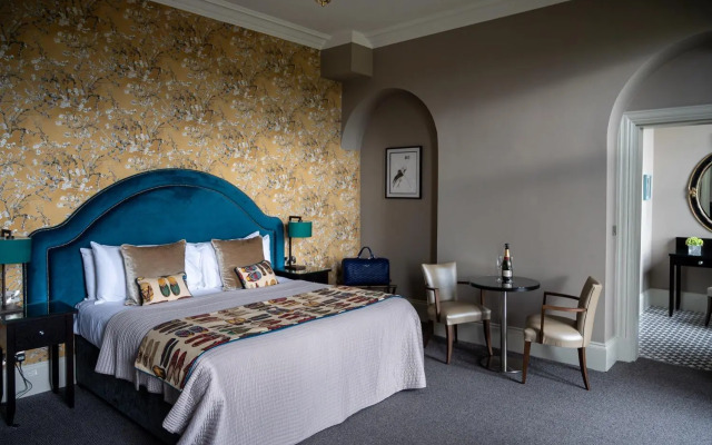 Queens Hotel