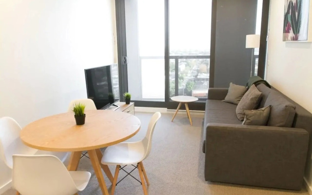 Central 1 Bedroom Apartment Close To CBD And Riverside