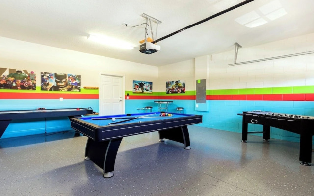 Special Offer Spacious Home With Pool!