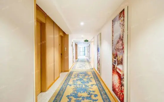 Vienna International Hotel (Danzhou Dingshang Square)
