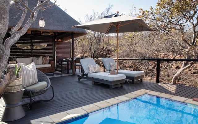 Ndlovu Safari Lodge