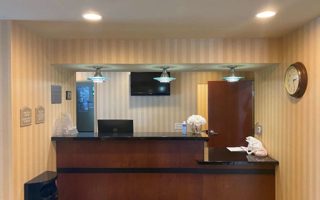 AmericInn by Wyndham Oshkosh