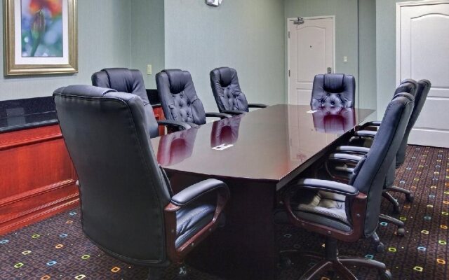 Holiday Inn Express Hotel & Suites Grants - Milan by IHG