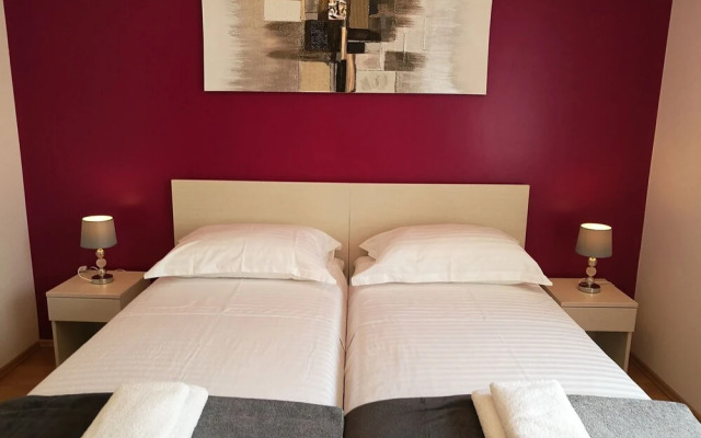 Ton - 200m From the sea - A2