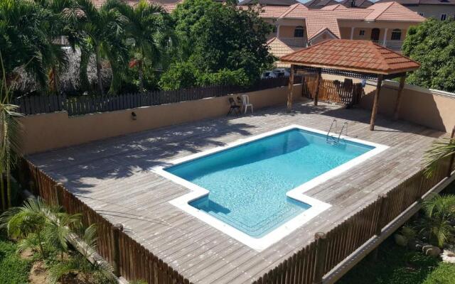 Apt 12, Executive Suites JA - Palms