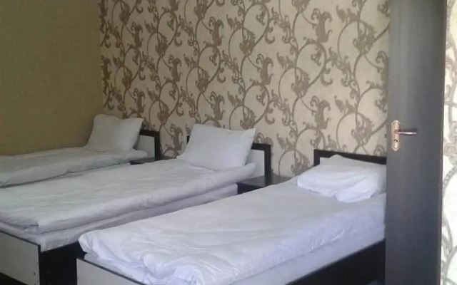 Bişkek Kant Molodezhnaya Hotel