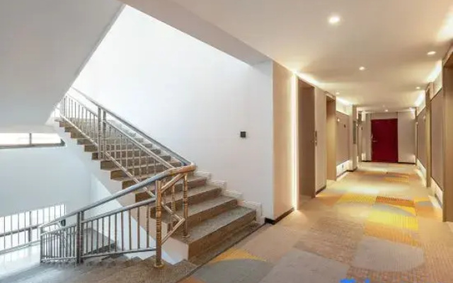 Jinjiang Hotel (Zhoukou Xiangcheng City Center Square)