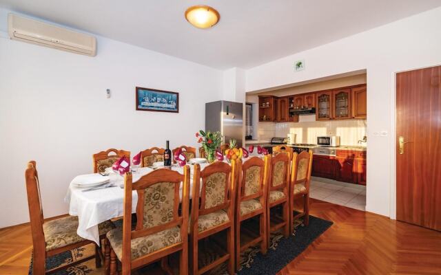 Stunning Home in Rovanjska With 5 Bedrooms, Wifi and Outdoor Swimming Pool
