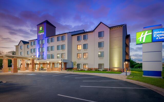 Holiday Inn Express Minneapolis/Coon Rapids/Blaine, an IHG Hotel