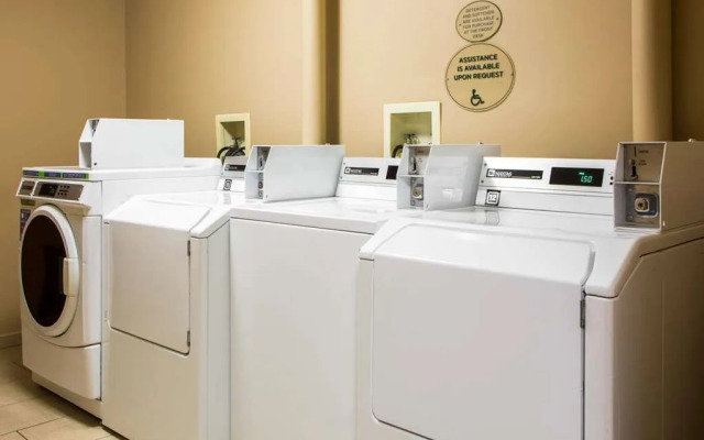 Comfort Inn & Suites