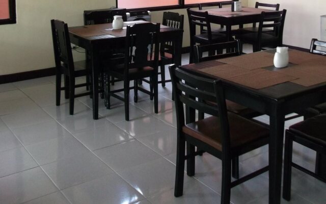 RueMango Apartelle and Suites