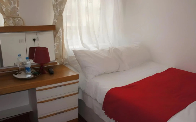 Plaza London Hotel