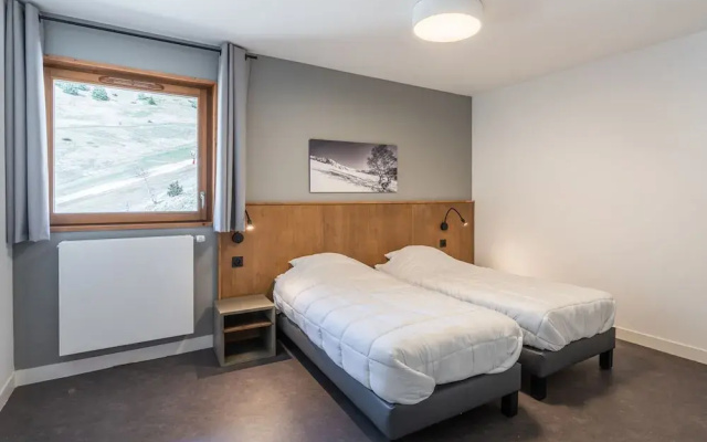 Chalet in Auris-en-oisans With Balcony Views