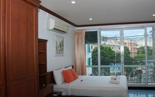 Green Hotel