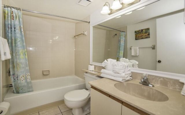 Shorewalk lakeview condo close to IMG