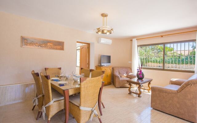 Villa - 6 Bedrooms with Pool and WiFi - 105023