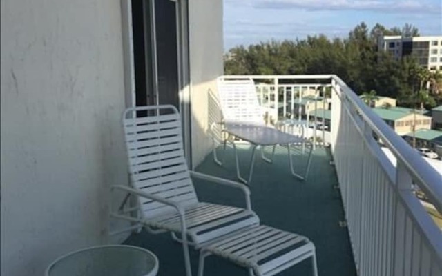 Jamaica Royale 703 - 2 Br Condo