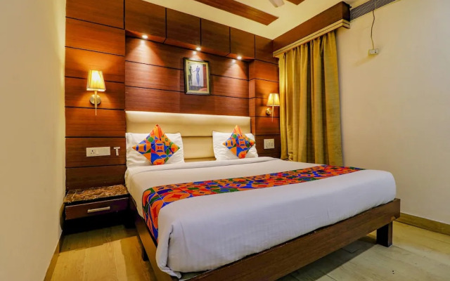 Fabhotel Admire Suites