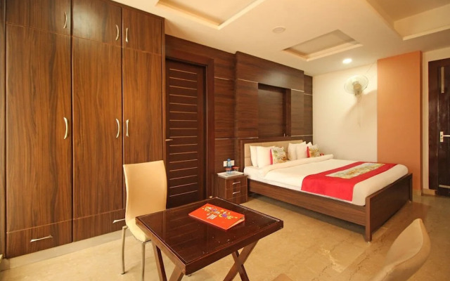 The Signature Hotel By OYO Rooms