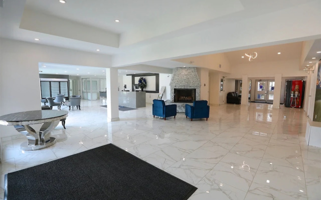 Clarion Pointe