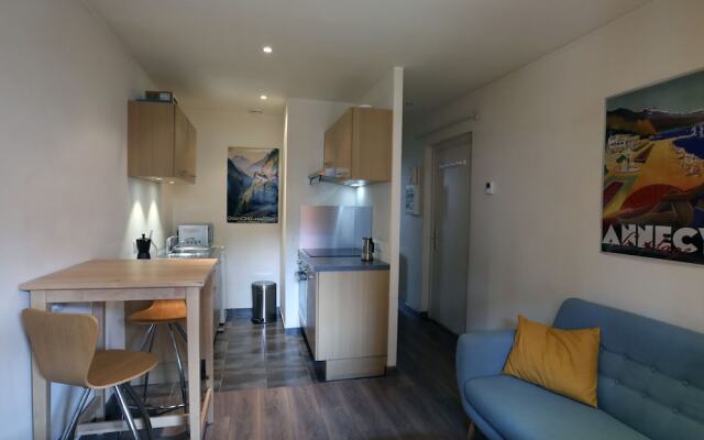 1bd Apartment Right Downtown