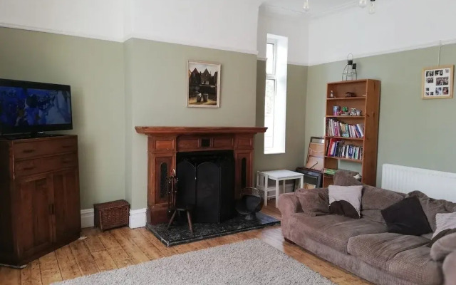 NEW 5BD Victorian House Family Friendly in Wirral