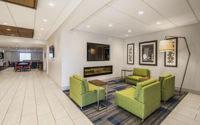 Holiday Inn Express Hotel & Suites Airdrie-Calgary North by IHG