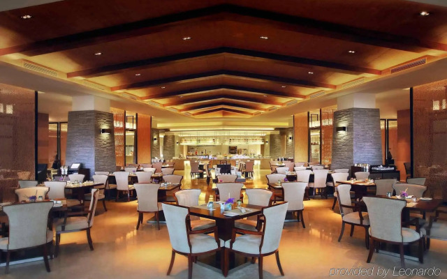Pullman Oceanview Sanya Bay Resort & Spa