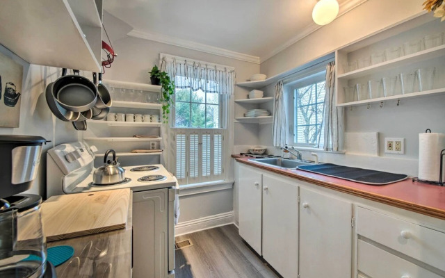 Charming Belfast Home, Walk to Downtown!