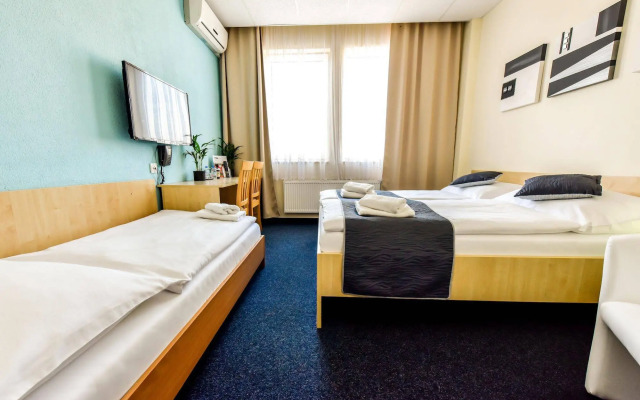 City Hotel