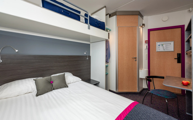 CABINN Metro Hotel