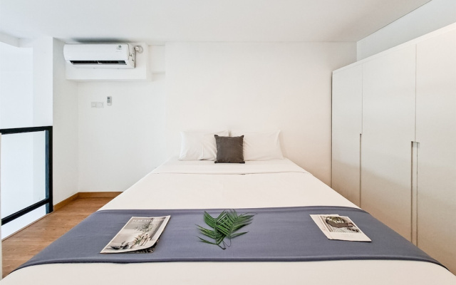 Cozy White Loft Studio At Kingland Avenue Apartment