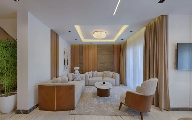 Vesta - Luxury Villa - 3BR - CFC I