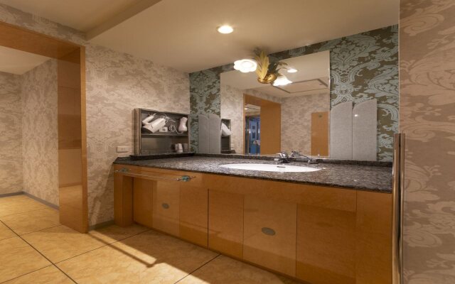 Hotel Luna Ikeda - Adults Only