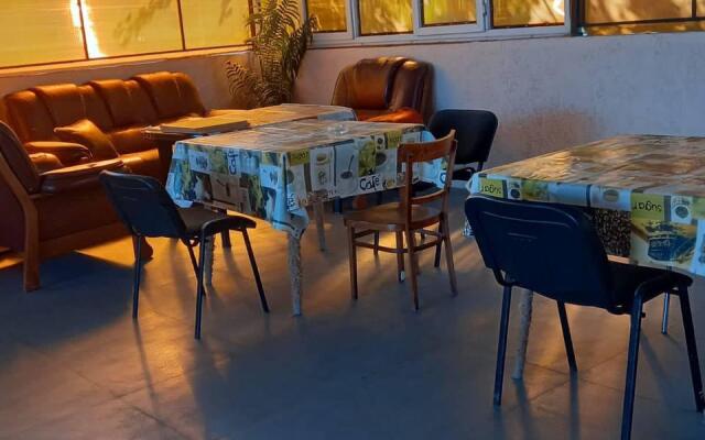 Guest House PovezLoo