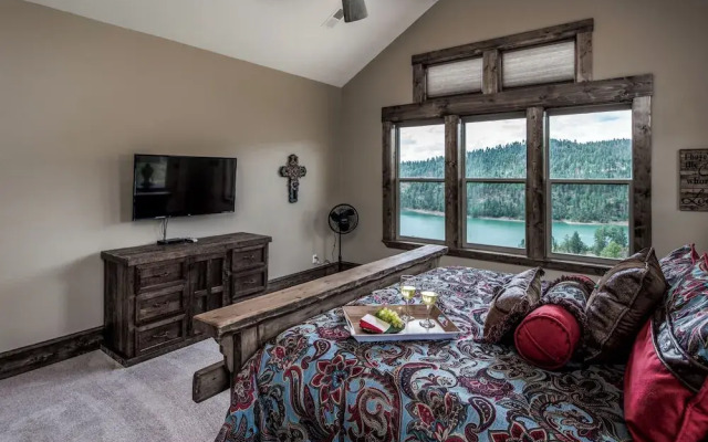 Grindstone Lake Lodge