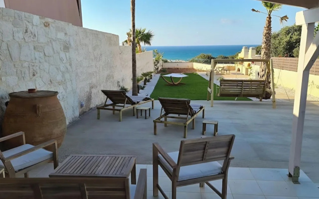 Zoi's SeaView House