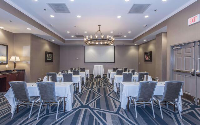 DoubleTree by Hilton North Charleston - Convention Center